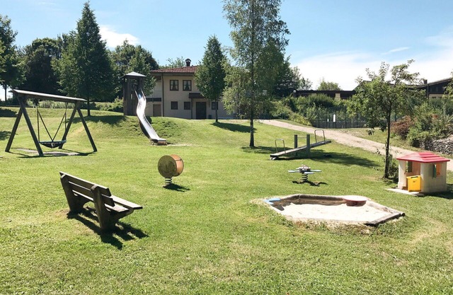 Cosy apartment in villa for 4 guests with TV, balcony and pets allowed