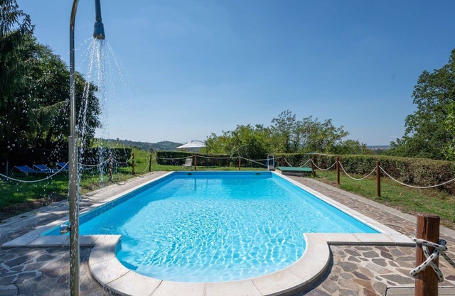 Cosy apartment in villa for 6 people with pool, WIFI, terrace and pets allowed
