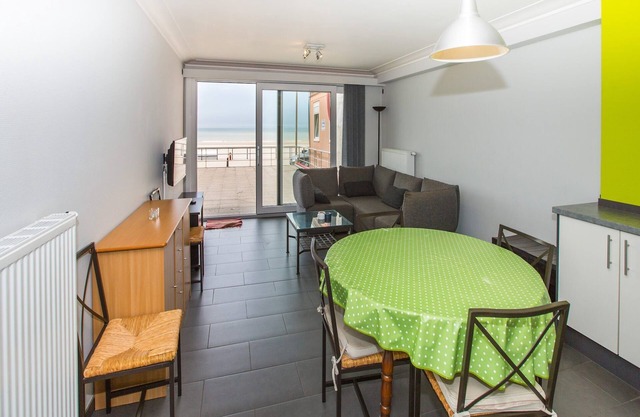 Cosy apartment near the beach