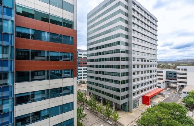 Cosy Apt 7 Min Drive Away from Canberra Hospital