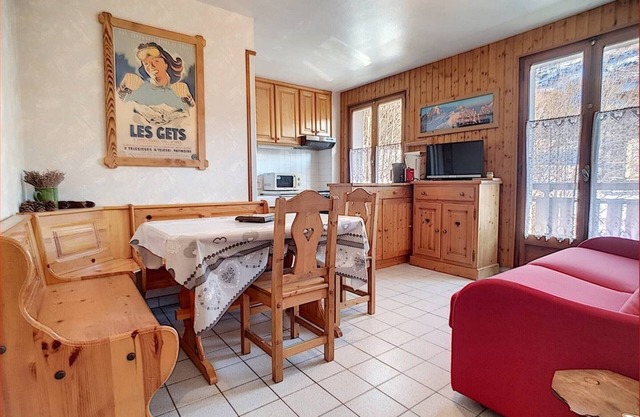 Cosy Apt for 4, Wi-Fi, Balcony, Near Ski Slopes & Village - Les Gets