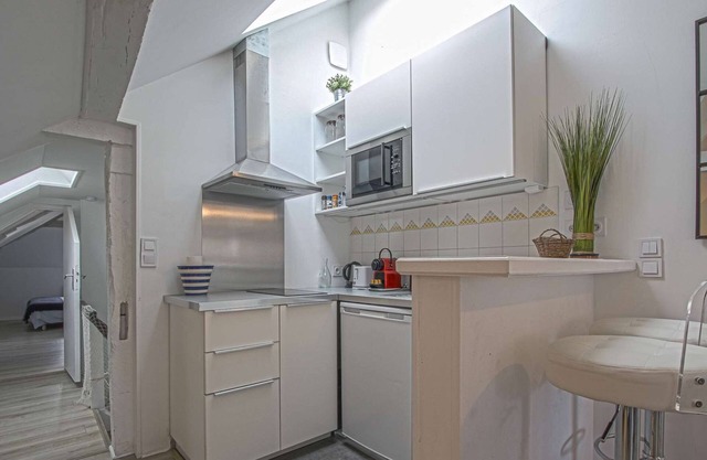 Cosy attic Apt w/separate bedrm in the heart of Old Honfleur - Suite La Baleine ★