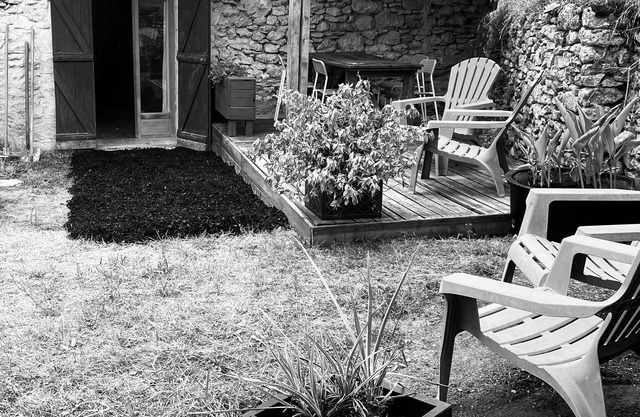 Cosy barn in Montignac Lascaux. 1.5km to Grottes de Lascaux. Pets welcome!