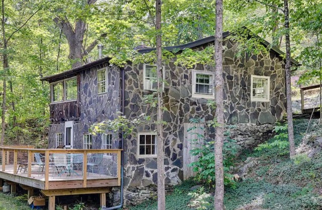 Cosy Catskills Cabin, minutes to Woodstock Village.