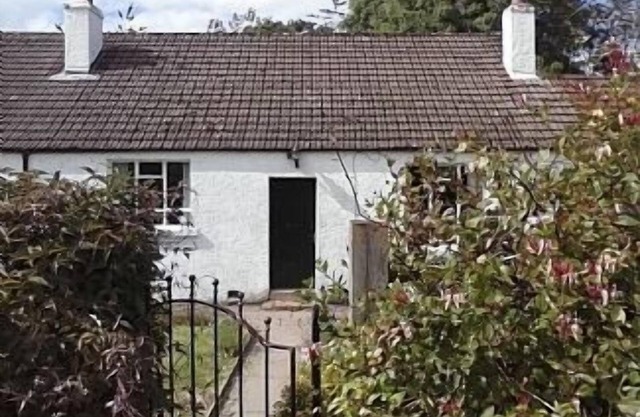 Cosy cottage in glorious countryside -sleeps 4+1 child.