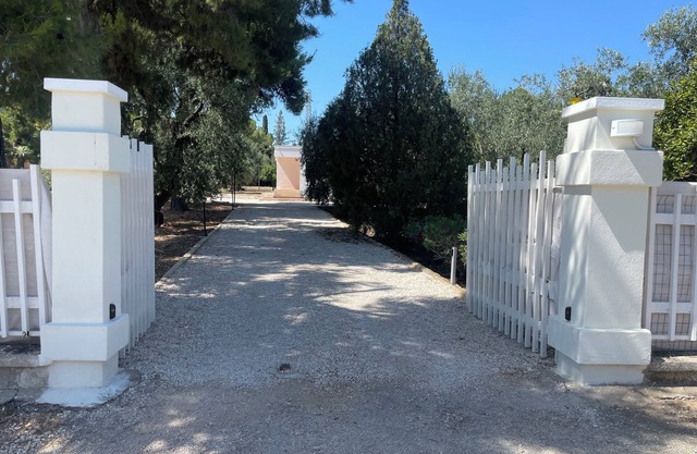 Cosy guest house on private olive orchard estate surounded by fruit trees.