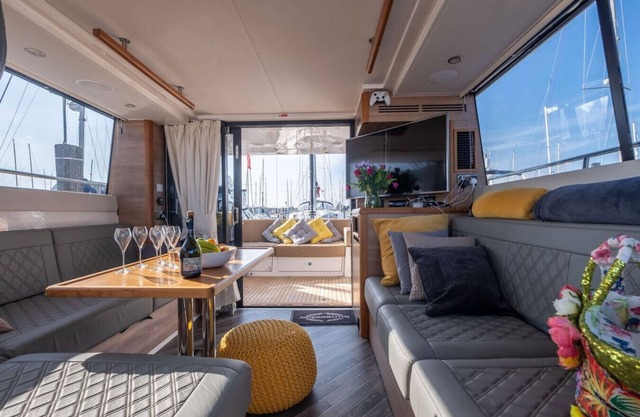 Cosy heated yacht | Lymington marina views
