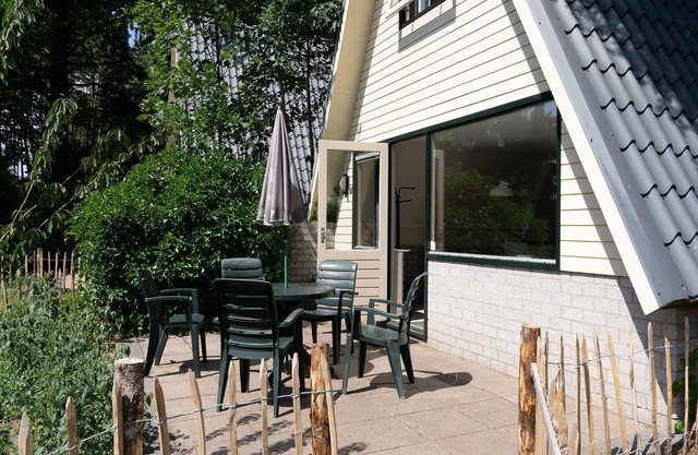 Cosy holiday home in Eerbeek with balcony/terrace