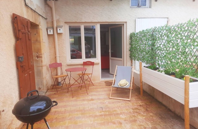 Cosy holiday home in Bergerac with terrace