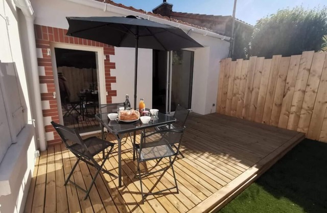 Cosy house near the sea with Jacuzzi