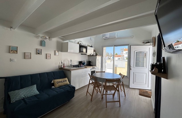 Cosy house a stone's throw from the beach, newly renovated