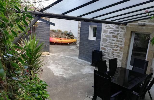 Cosy house at the mouth of the Goyen river