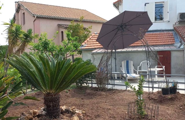 Cosy little spot on a sunny hillside on the Côte d'Azur