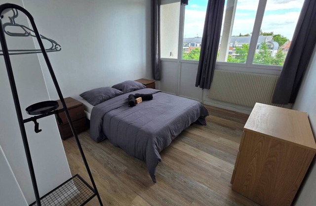 Cosy Place d'Armes on 3rd floor