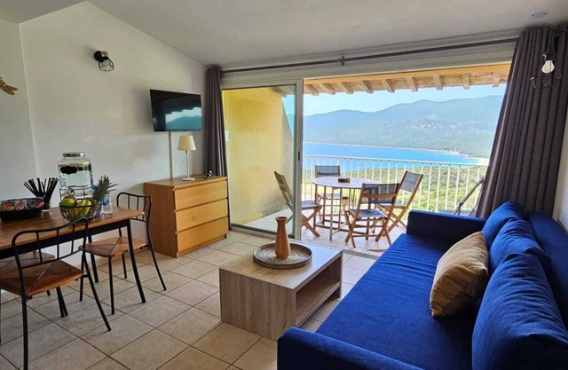 Cosy T2 sea and pool view Alba Rossa