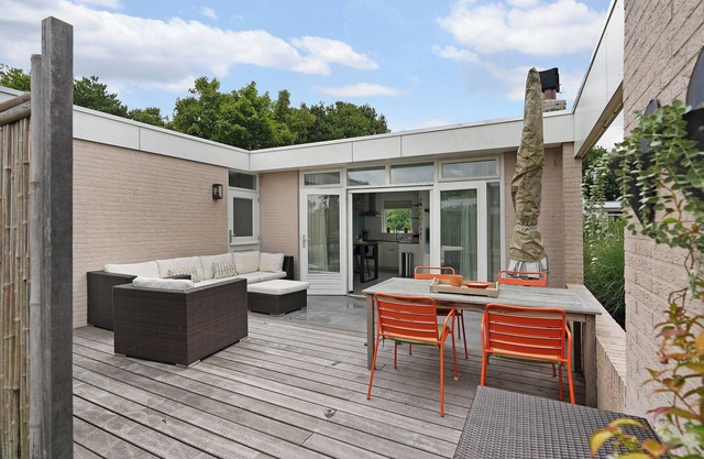 Cosy vacation home in Alexanderpark, with a sunny terrace and lots of privacy, close to the beach and the town center.