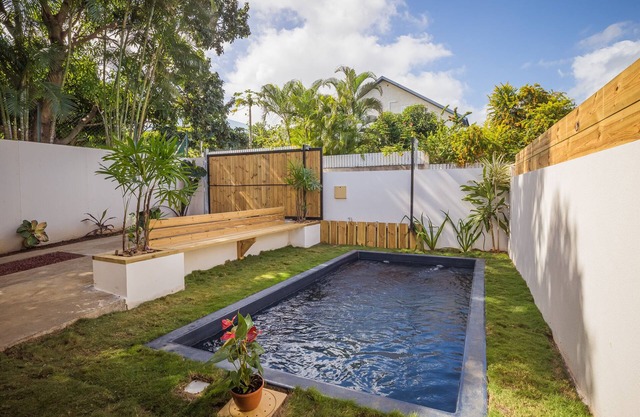 Cosy villa with heated pool