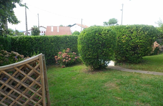 COTE BASQUE BIDART Apt, terrace, gardin, BBQ, Surf, near beach, all shops