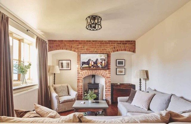 Cotswold Cottage | Period Charm | EV & Gym