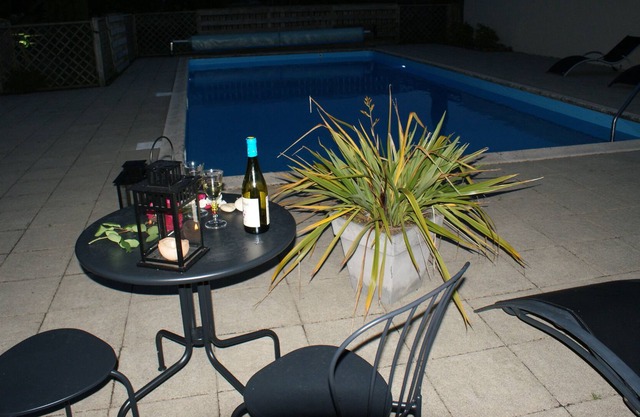 cottage 3 to 5 people with swimming pool in the bay of mont st michel at 300 m from the sea