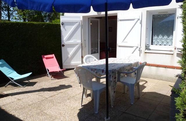 Cottage 450m from the beach with pool and parking in La Tranche-sur-Mer