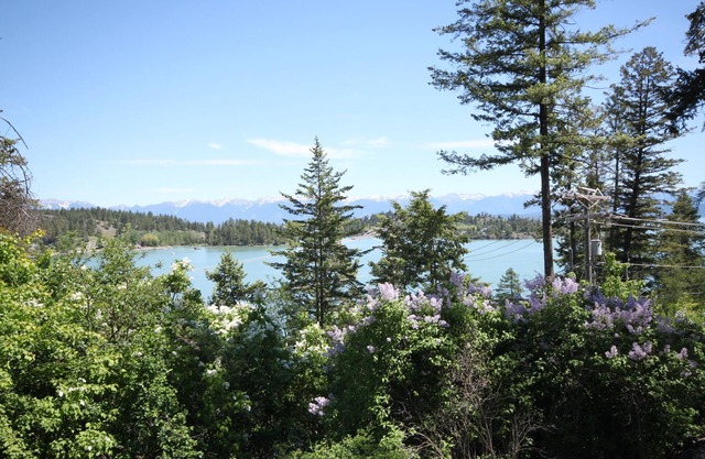 Cottage at Somers Bay overlooking Flathead Lake