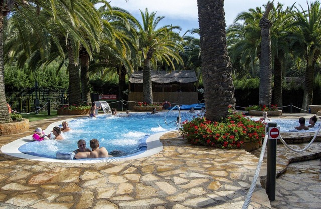 Cottage by Tarragona's Private Beach