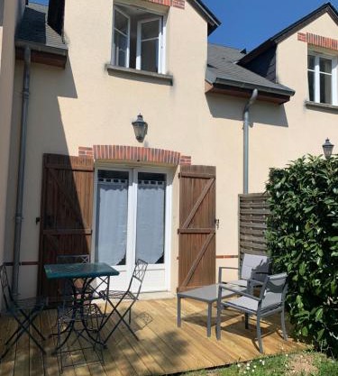 Cottage en duplex meublé au calme proche Orleans