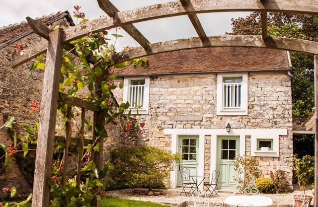 Cottage in a charming village in the heart of the forest