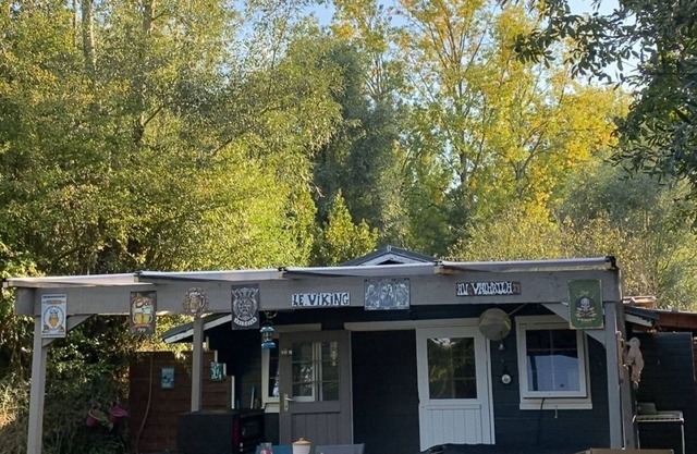 Cottage in the water accessible only by boat