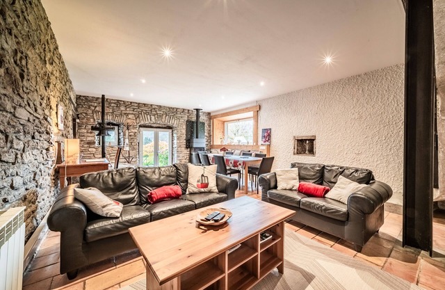 Cottage 'Leyetaz' with Lake View, Private Terrace and Wi-Fi