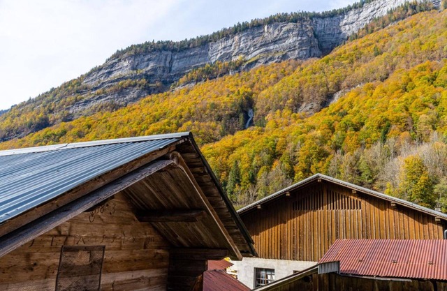 Cottage 'Le Gîte Des Cascades' with Mountain View, Private Terrace and Wi-Fi
