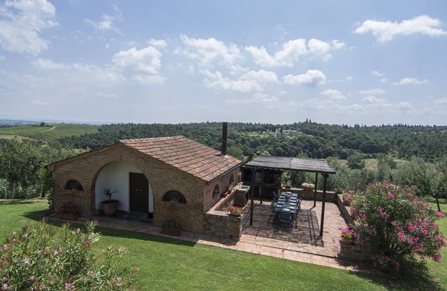 Cottage Le Pozze . between green style and suggestions.