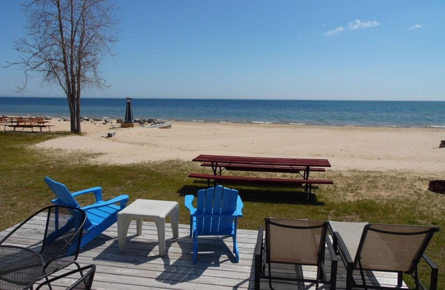 Cottage Located right on Lake Huron!