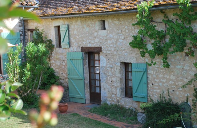 Cottage old stones Eymet "the hollyhocks"