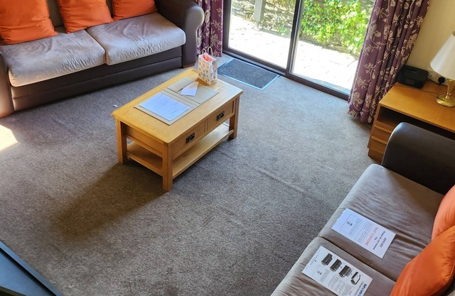 Cottage-Private Bathroom-River view-Sleeps 6