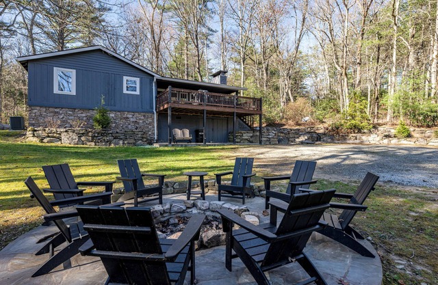 Cottage Right in Downtown Cashiers Walk to Everywhere!