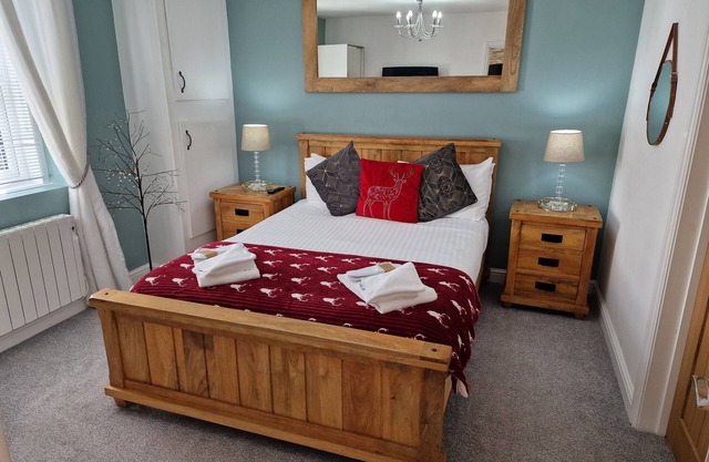 Cottage - Sleeps 3, hot tub & pet friendly
