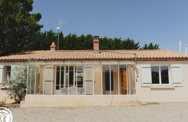 Cottage with games and terrace in La Guittière