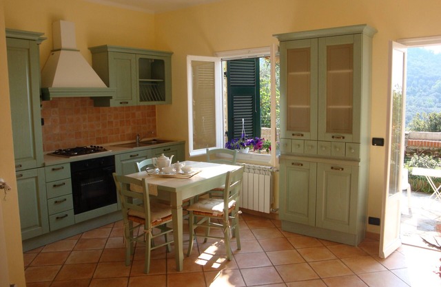 Cottage with garden, flooded with natural light, 2 bedrooms, Internet Free!