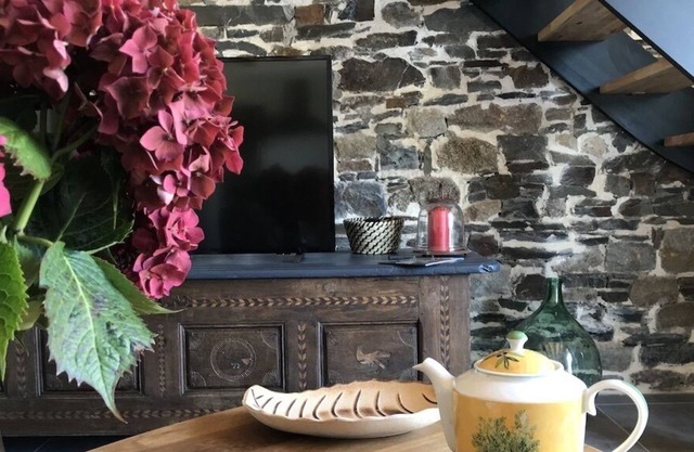 Cottage with heated pool in the bay of Mont St Michel 500 m from the shore.