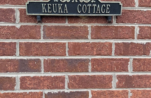 Cottage with lake view at the heart of Seneca lake