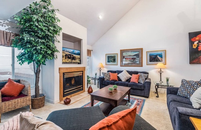 Cottonwood Retreat Near Resorts - 25% Off Ski Rntl