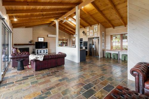 Country Escape on 23 Acres - 3BR Home with Panoramic Views