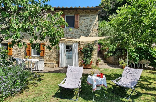 Country House/Farm House in Petrognano with 2 bedrooms sleeps 4