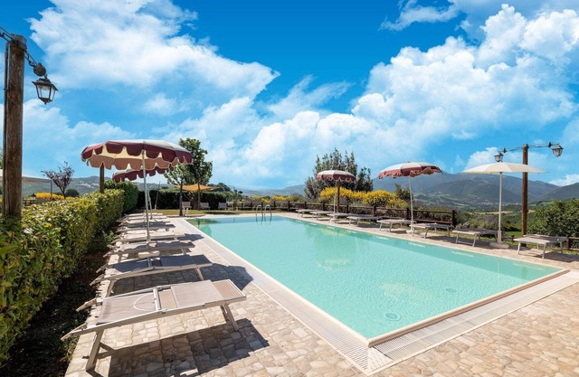 Country House in Marche with Pool & Views