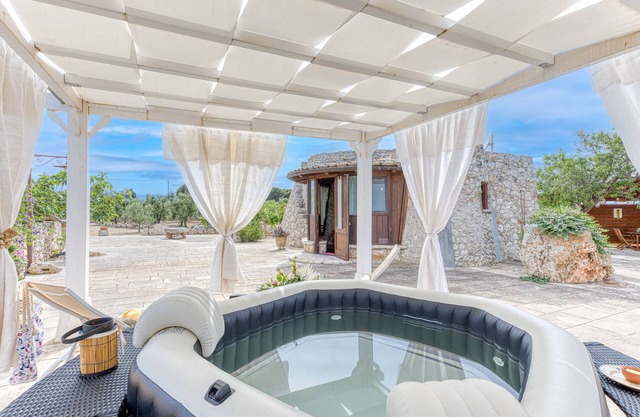 Country House 'Il Papavero Rosso - Cozy Villa' with Private garden and Wi-Fi