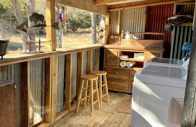 Country style Cabins on Ranch - peaceful & close to town