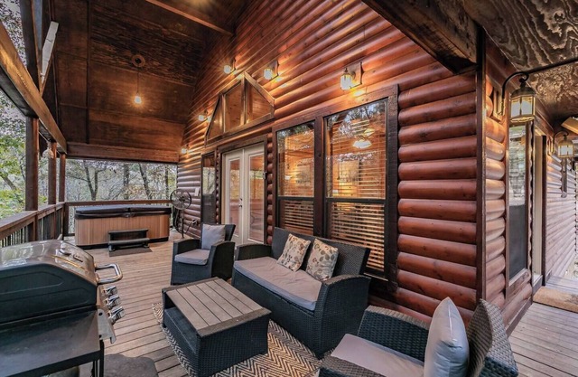 Couples Cabin/Secluded Deck/Near State Park