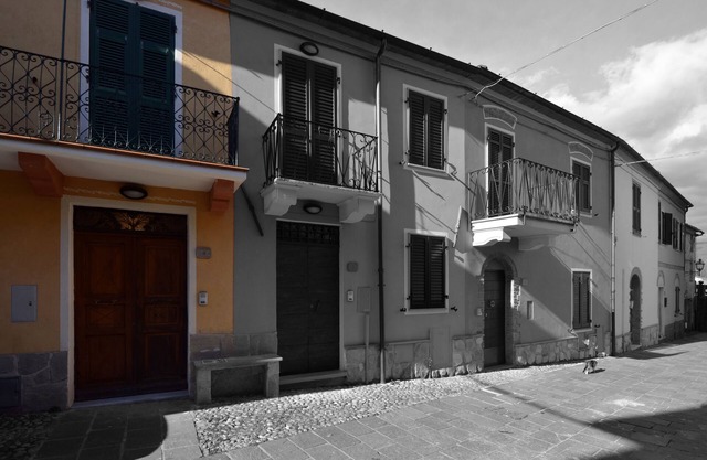 COURT "MARIA CRISTINA 1" - TUSCANY - CINQUE TERRE - LUNIGIANA